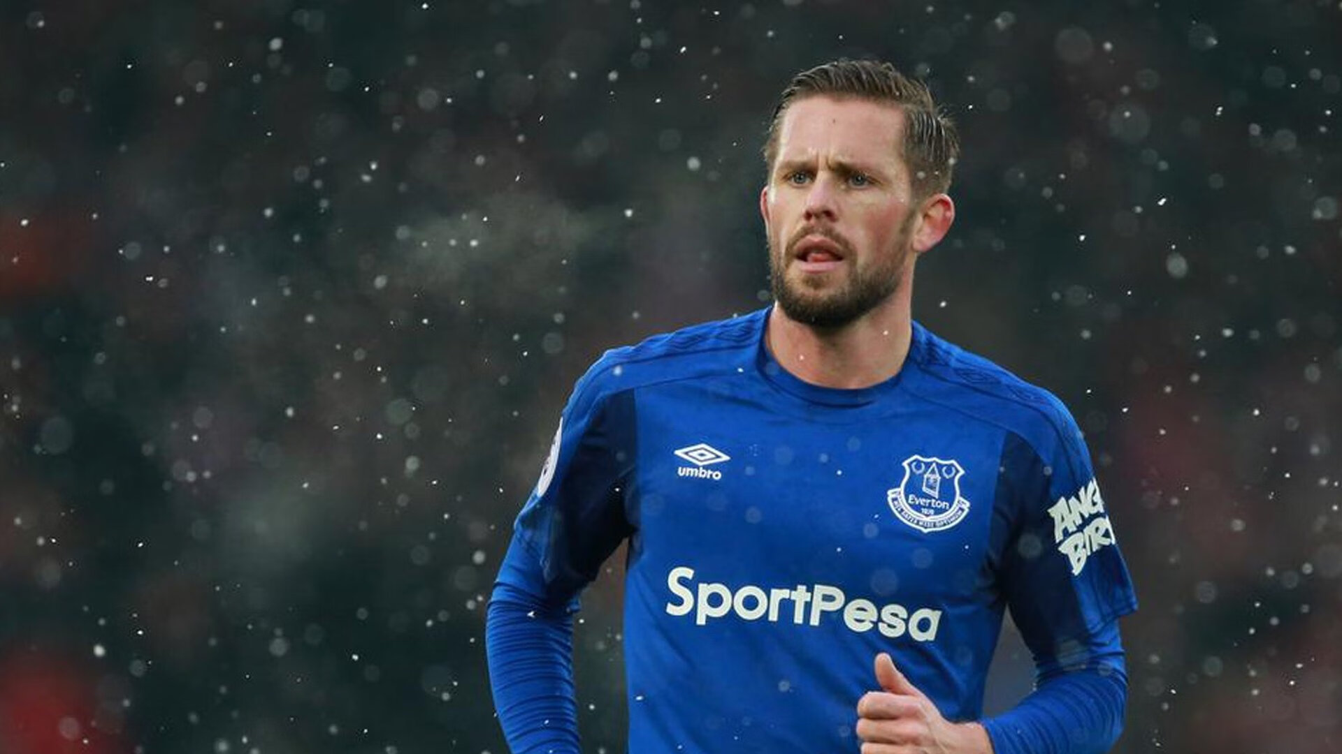 足球裁判专项技术讲座提升执法水平，足球裁判执法规则